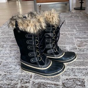SOREL Black Joan of Arctic Boots, Size 9